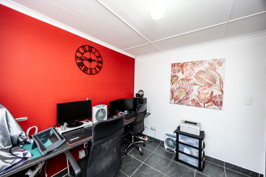 3 Bedroom Property for Sale in Nahoon Valley Park Eastern Cape